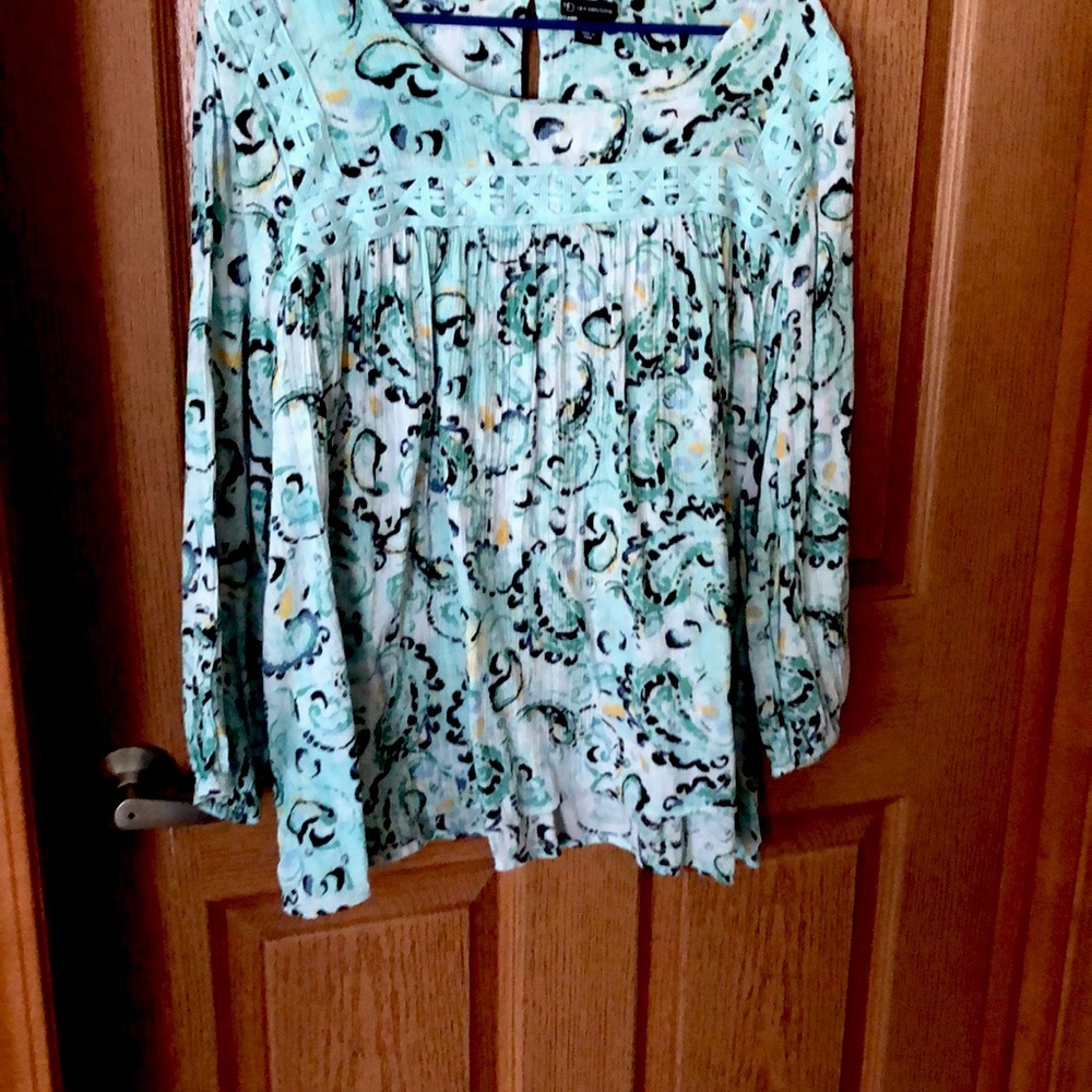 Flowy soft designer top